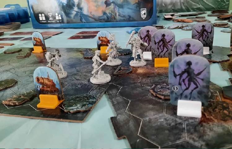 Frosthaven: L'erede di Gloomhaven arriva in italiano